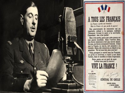 Le Général Charles de Gaulle lance l'appel aux Français à la radio BBC à Londres le 18 juin 1940. - ©Rue des Archives/RDA
