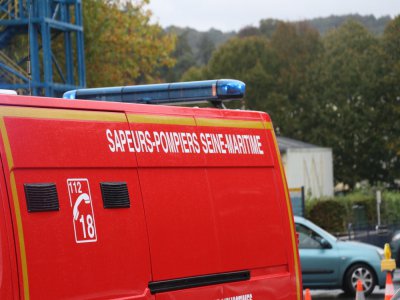 Treize sapeurs-pompiers ont porté assistance à une femme, le samedi 13 juin, à Dieppe. Une femme, qui était coincée sous les essieux d'une camionnette - Illustration