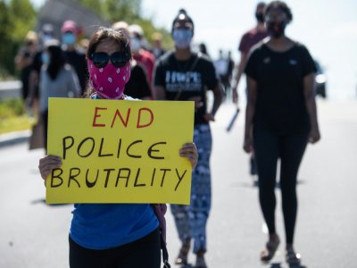 Manifestation contre les violences policière après la mort de George Floyd, le 13 juin 2020 à Bridgewater, dans le New Jersey - NICHOLAS KAMM [AFP]