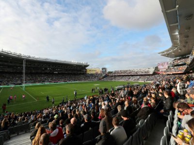 Vue des tribunes lors de la rencontre de Super Rugby Aotearoa opposant les Blues d'Auckland aux Hurricanes de Wellington le 14 juin 2020 à Auckland. 43.000 personnes se sont massées dans le mythique Eden Park pour assister au match. - MICHAEL BRADLEY [AFP]