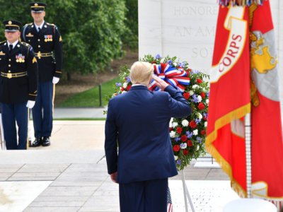 Donald Trump lors d'une cérémonie au cimetière militaire d'Arlington, près de Washington, le 25 mai 2020 - Nicholas Kamm [AFP]