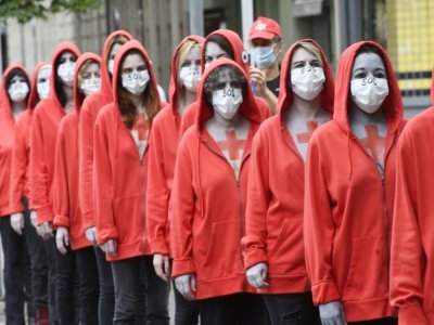 Des soignantes défilent à Nantes, le 16 juin 2020 - FRANCOIS LO PRESTI [AFP]