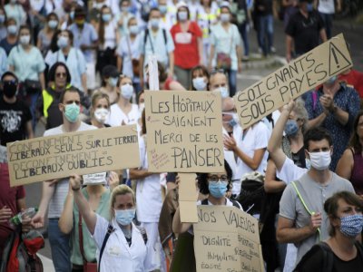 Des soignants manifestent à Strasbourg, le 16 juin 2020 - FREDERICK FLORIN [AFP]