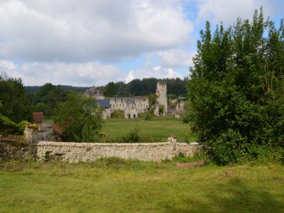 L'abbaye de Mortemer, à Lisors, se trouve au creux d'un vallon, dans un cadre naturel exceptionnel.