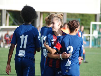 Zoé Brebion et les féminines du SM Caen montent officiellement en Régional 1, l'aboutissement d'une première saison réussie. - Aurélien Renault