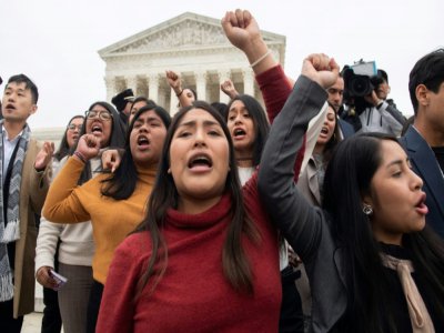 Des "Dreamers" sortent de l'audience à la Cour suprême américaine, le 12 novembre 2019 - SAUL LOEB [AFP]