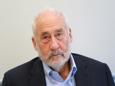 Le prix Nobel d'Ã©conomie amÃ©ricain Joseph Stiglitz lors d'une confÃ©rence de presse  le 19 septembre  2019 Ã  Paris. - JACQUES DEMARTHON [AFP]
