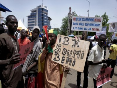 Des manifestants rassemblés le 19 juin 2020 à Bamako pour réclamer le départ du pouvoir du président malien Ibrahim Boubacar Keïta - MICHELE CATTANI [AFP]