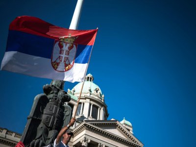 Manifestation devant l'Assemblée nationale à Belgrade, le 18 juin 2020 - Andrej ISAKOVIC [AFP/Archives]