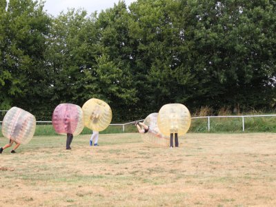 Le parc d'activité AC Loisirs à Damigny propose pleins d'attractions comme le bubble foot, du paintball, des combats de sumo, etc. - AC Loisirs