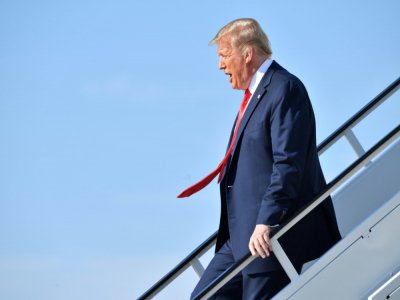 Donald Trump descend de Air Force One, à son arrivée à Tulsa, le 20 juin 2020 - Nicholas Kamm [AFP/Archives]