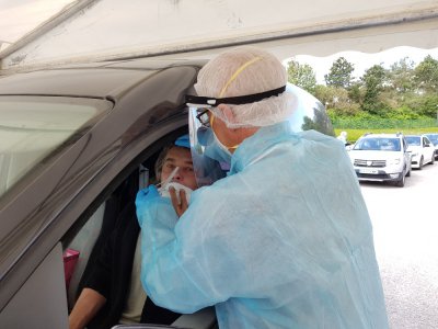 Comme il y a quelques semaines au Zénith, c'est l'association Urgences Infirmières 14 qui a été sollicitée par l'Agence régionale de santé pour ouvrir un drive piéton gratuit de dépistage.