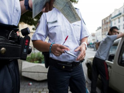 Affaire Chouviat: le livreur a répété "j'étouffe" aux policiers - FRED DUFOUR [AFP/Archives]
