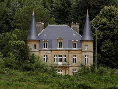 Le château de Sautou, ancienne propriété de Michel Fourniret, photographié en 2004 - GERARD CERLES [AFP/Archives]