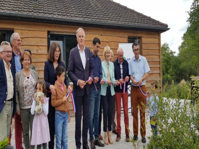 Un lodge de 100 mètres carrés, qui peut héberger une famille de six personnes, a été inauguré au Parc animalier d'Ecouves.