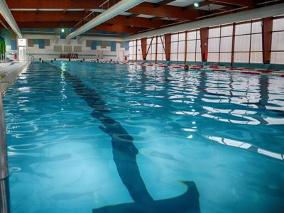 Fermée depuis la mi-mars en raison de l'épidémie de Covid-19, la piscine de la Cerisaie à Elbeuf accueillera à nouveau le public, dès le lundi 29 juin. - Google Maps