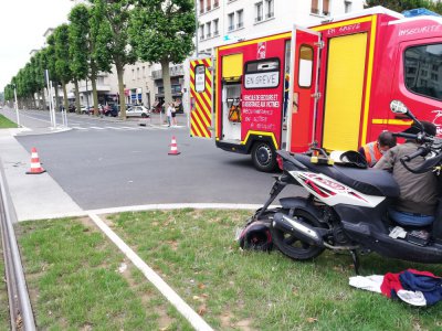 Une collision entre un scooter et une voiture a fait un blessé léger, vendredi 26 juin à Caen.
