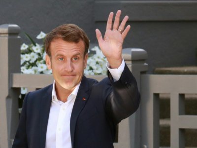 Emmanuel Macron quitte sa maison avoir voté pour le second tour des élections municipales du 28 juin 2020, au Touquet. - Ludovic Marin [AFP]