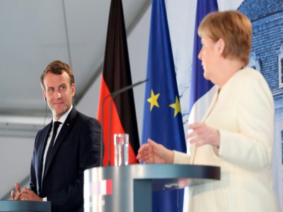 La chancelière Angela Merkel et le président français Emmanuel Macron donnent une conférence de presse, le 29 juin 2020à Meseberg, près de Berlin - Hayoung JEON [POOL/AFP]