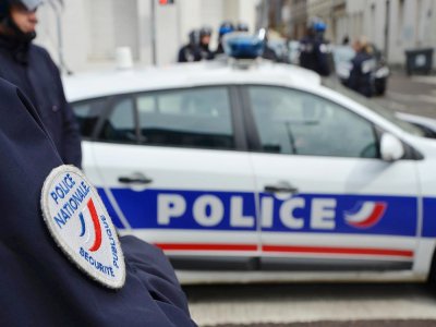 La police a été prise pour cibles de feux d'artifice dans la nuit du lundi 29 au 30 juin dans le quartier de la Guérinière à Caen.