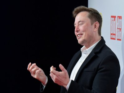 Elon Musk, patron de Tesla et de SpaceX, lors de la 43e cérémonie des "Volants d'or" le 12 novembre 2019 à Berlin - Tobias SCHWARZ [AFP]