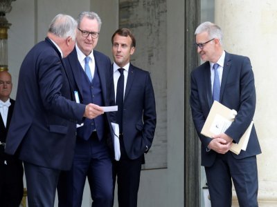 Gerard Larcher, Richard Ferrand, Emmanuel Macron et le président du CESE Patrick Bernasconi à l'Elysée à Paris le 2 juillet 2020 - Ludovic Marin [AFP]