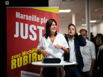 La candidate de l'alliance de gauche Printemps Marseillais (PM) Michele Rubirola se prépare à un discours, le 28 juin 2020 - CLEMENT MAHOUDEAU [AFP/Archives]