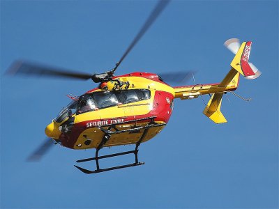 L'hélicoptère Dragon 50 est intervenu pour un accident de la route. - Eric Mas