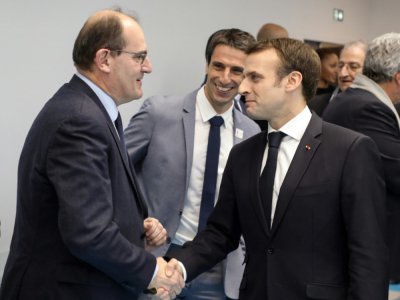 Le président Emmanuel Macron et Jean Castex, désormais Premier ministre, le 9 janvier 2019 à Créteil - Ludovic MARIN [POOL/AFP/Archives]