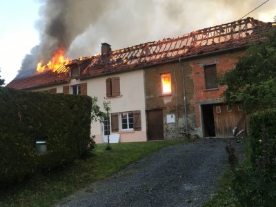 Le feu s'est déclaré dans une maison d'habitation à Canisy le mardi 7 juillet, en début de matinée. - Sapeurs-Pompiers de la Manche