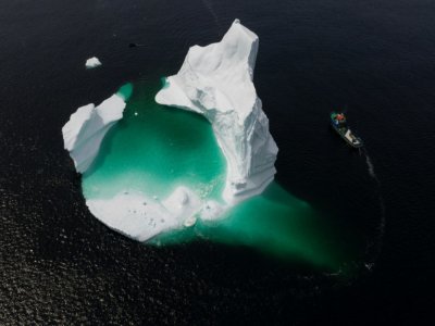 Photo aérienne d'un iceberg dans la baie Bonavista, au Canada, le 29 juin 2019 - Johannes EISELE [AFP/Archives]