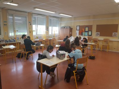 Depuis le lundi 6 juillet et jusqu'au vendredi 10 juillet, 50 élèves vont à l'école, tous les jours, au collège Gérard-Philippe du Havre.