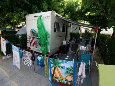 Un camping car dans un camping de Peñiscola, dans l'est de l'Espagne, le 8 juillet 2020 - JOSE JORDAN [STR/AFP]
