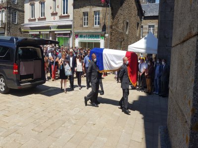 Les obsèques de la gendarme Mélanie Lemée avaient lieu à la Ferté Macé dans l'Orne, le lundi 13 juillet.