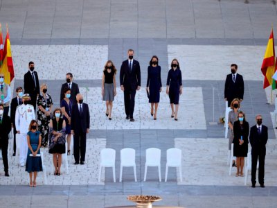 La famille royale espagnole (G à D: la princesse Léonor, le roi Felipe VI, la reine Letizia, et la princesse Sofia) assistent à une cérémonie d'hommages aux victimes du Covid-19 à Madrid, le 16 juillet 2020 - Juanjo Martin [POOL/AFP]