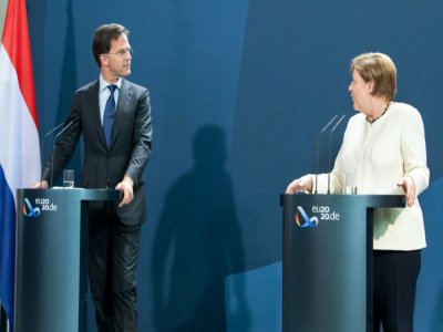 La chancelière allemande Angela Merkel et le Premier ministre néerlandais Mark Rutte, à Berlin le 9 juillet 2020 - Bernd von Jutrczenka [POOL/AFP]