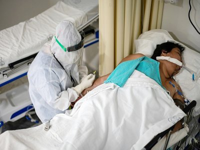 Une personne atteinte du Covid-19 dans un hôpital de Mexico, le 20 juillet 2020 - PEDRO PARDO [AFP]