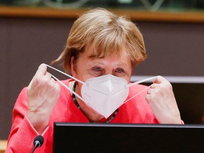 La chancelière allemande Angela Merkel vers la fin du sommet de l'UE à Bruxelles, le 21 juillet 2020 - STEPHANIE LECOCQ [POOL/AFP]