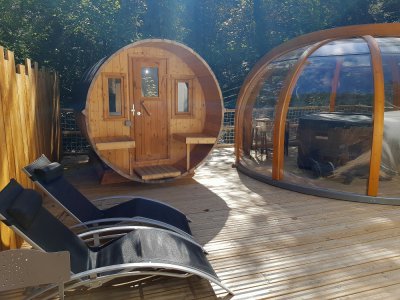La bulle "Groseille" bénéficie en plus d'un sauna privatif.