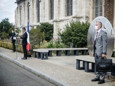 Le ministre de l'Intérieur Gérald Darmanin prononce un discours d'hommage au père Hamel, assassiné il y a quatre ans à Saint-Étienne-du-Rouvray, le 26 juillet 2020 - Sameer Al-DOUMY [AFP]