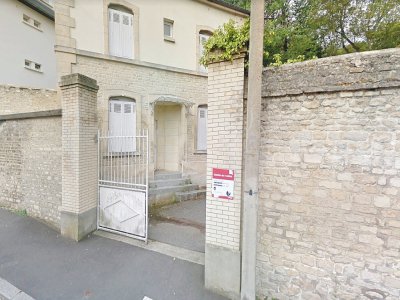 Un squat venait d'être ouvert dans l'ancienne maison de gardien du cimetière, rue Desmoureux, à Caen. Les occupants ont été évacués des lieux par les forces de l'ordre le mardi 28 juillet.