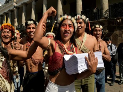 Des indiens Waorani manifestent contre les compagnies pétrolières et l'exploitation de leurs terres ancestrales devant le palais présidentiel, à Quito le 25 juin 2019 - Rodrigo BUENDIA [AFP/Archives]