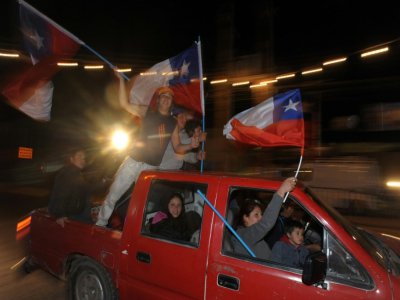 La ville de Copiapo célèbre la sortie des mineurs de la mine de la San Jose, dans le nord du Chili, le 13 octobre 2010 - CLAUDIO SANTANA [AFP/Archives]