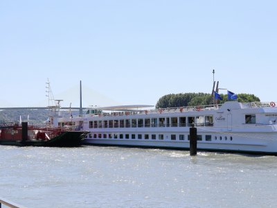 Comme ici à Caudebec-en-Caux, les bateaux de croisière reviennent progressivement sur la Seine pour la saison touristique. - Le Courrier Cauchois