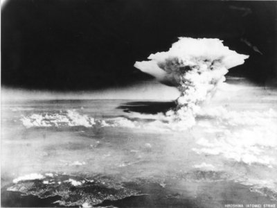Le champignon nucléaire au-dessus d'Hiroshima, le 6 août 1945 - Handout [Hiroshima Peace Memorial Museum/AFP/Archives]