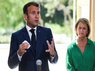 Emmanuel Macron le 4 août 2020 à Toulon - CHRISTOPHE SIMON [POOL/AFP]