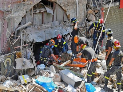 Les recherches continuent à Beyrouth pour tenter de trouver des survivants après l'explosion dans la capitale libanaise, le 6 août - - [AFP]