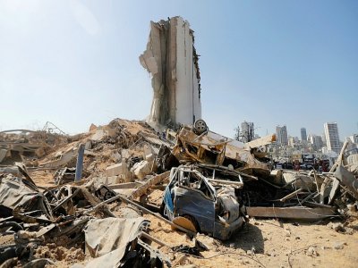 Un silo à grains complètement détruit dans le port de Beyrouth après la violente explosion qui a secoué la capitale libanaise, le 6 août - JOSEPH EID [AFP]