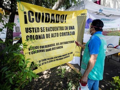Un stand de dépistage du coronavirus dans une rue de Mexico, le 7 août 2020 - Pedro PARDO [AFP]