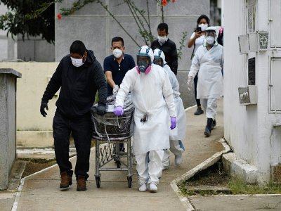 Enterrement d'une victime du coronavirus à Mixco, au Guatemala, le 6 août 2020 - Johan ORDONEZ [AFP]